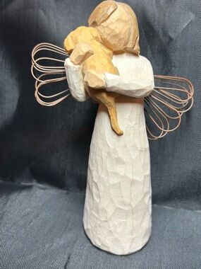 Willow Tree White Angel Holding Yellow Cat Figurine